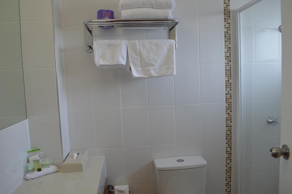 Best Western Parkside Motor Inn Coffs Harbour Room photo